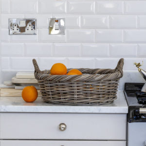 Round Kubu Basket with twisted rim