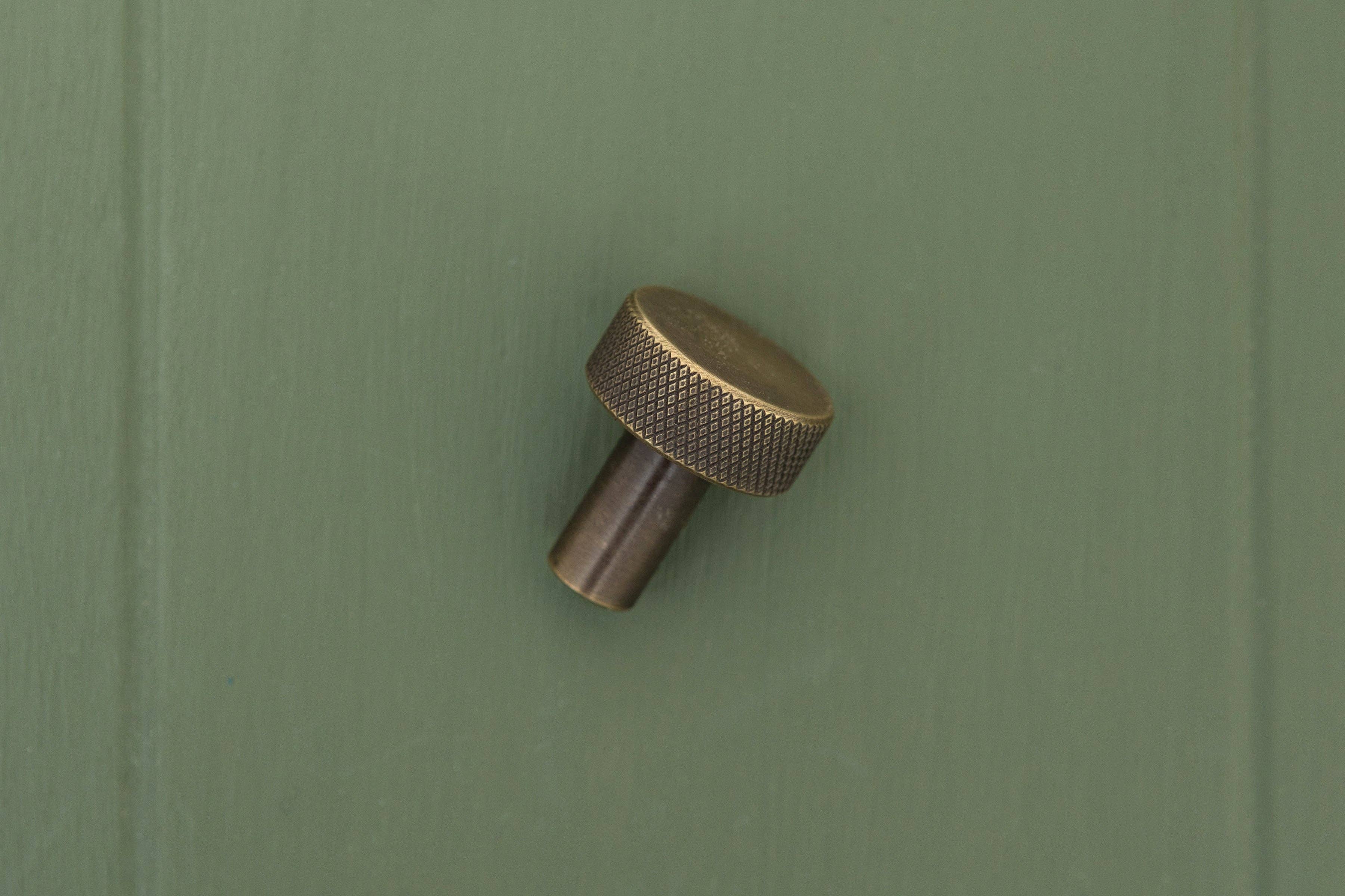 APIDAE Solid Brass Knurled Pull Handles & Knobs - Antique