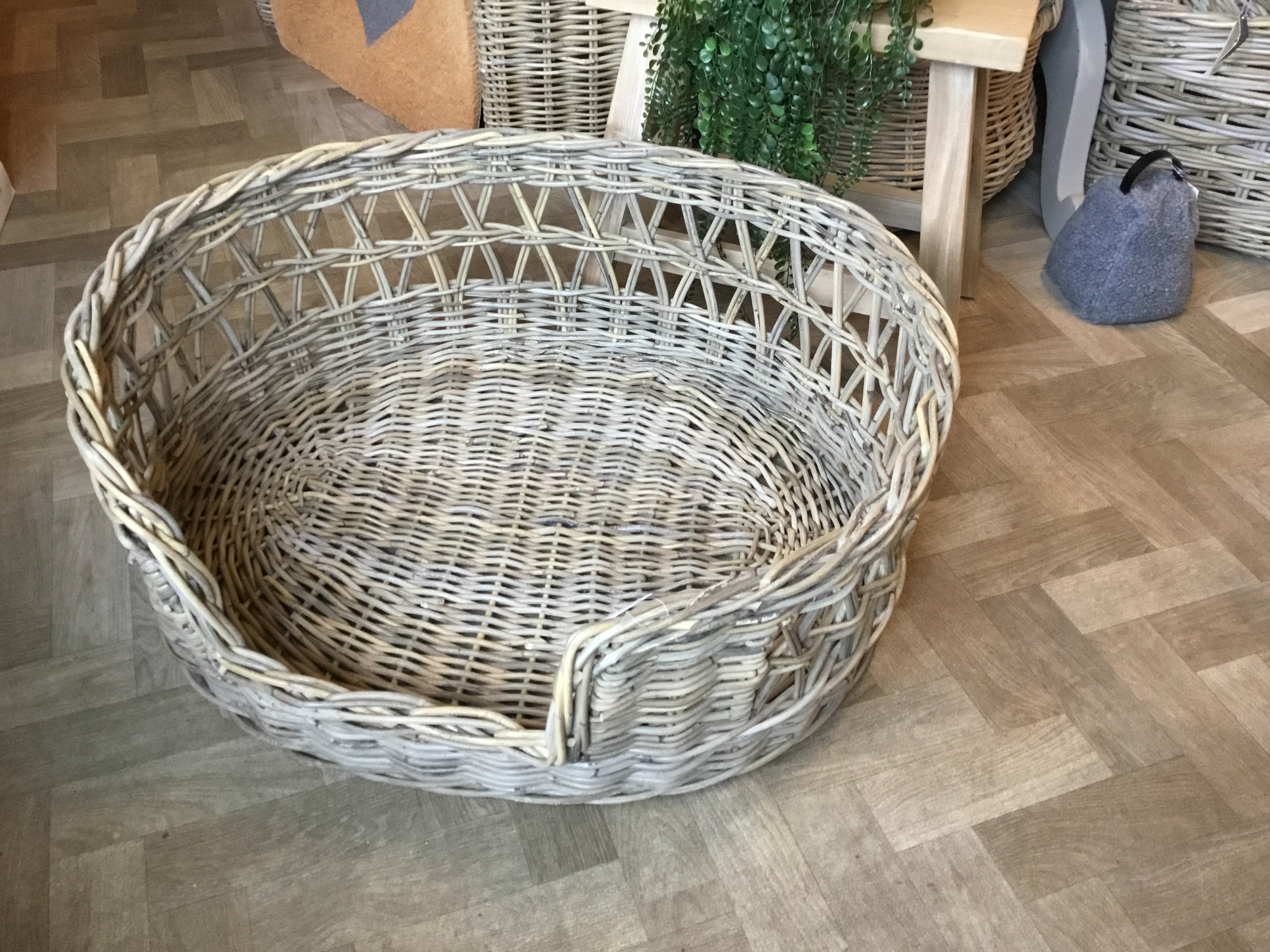 Open Weave Deep Rattan Oval Pet/Dog Basket - Extra Large