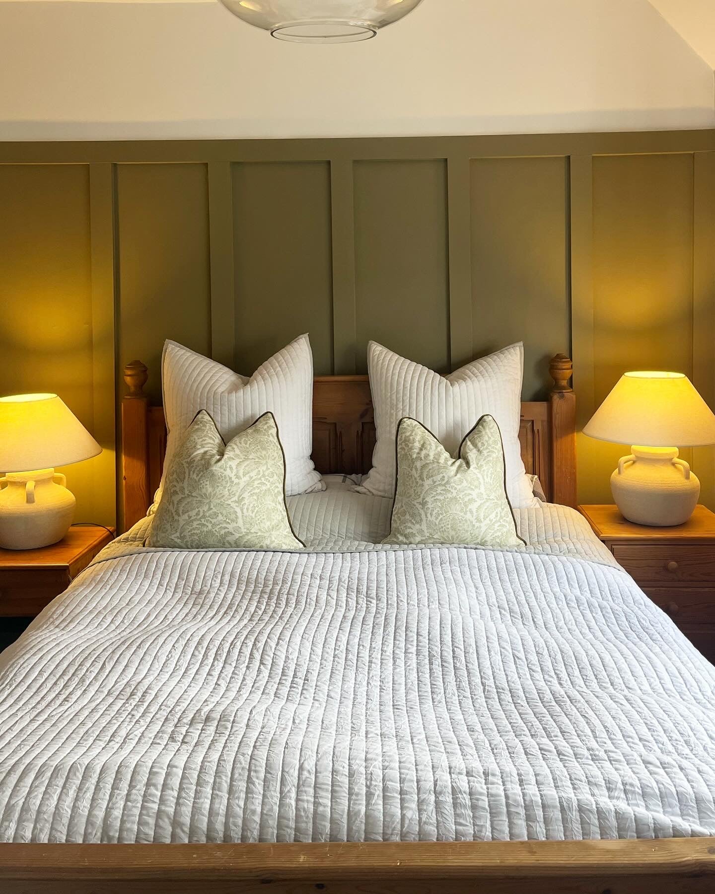 Amphora - Stoneware Lamp with Cream Shade