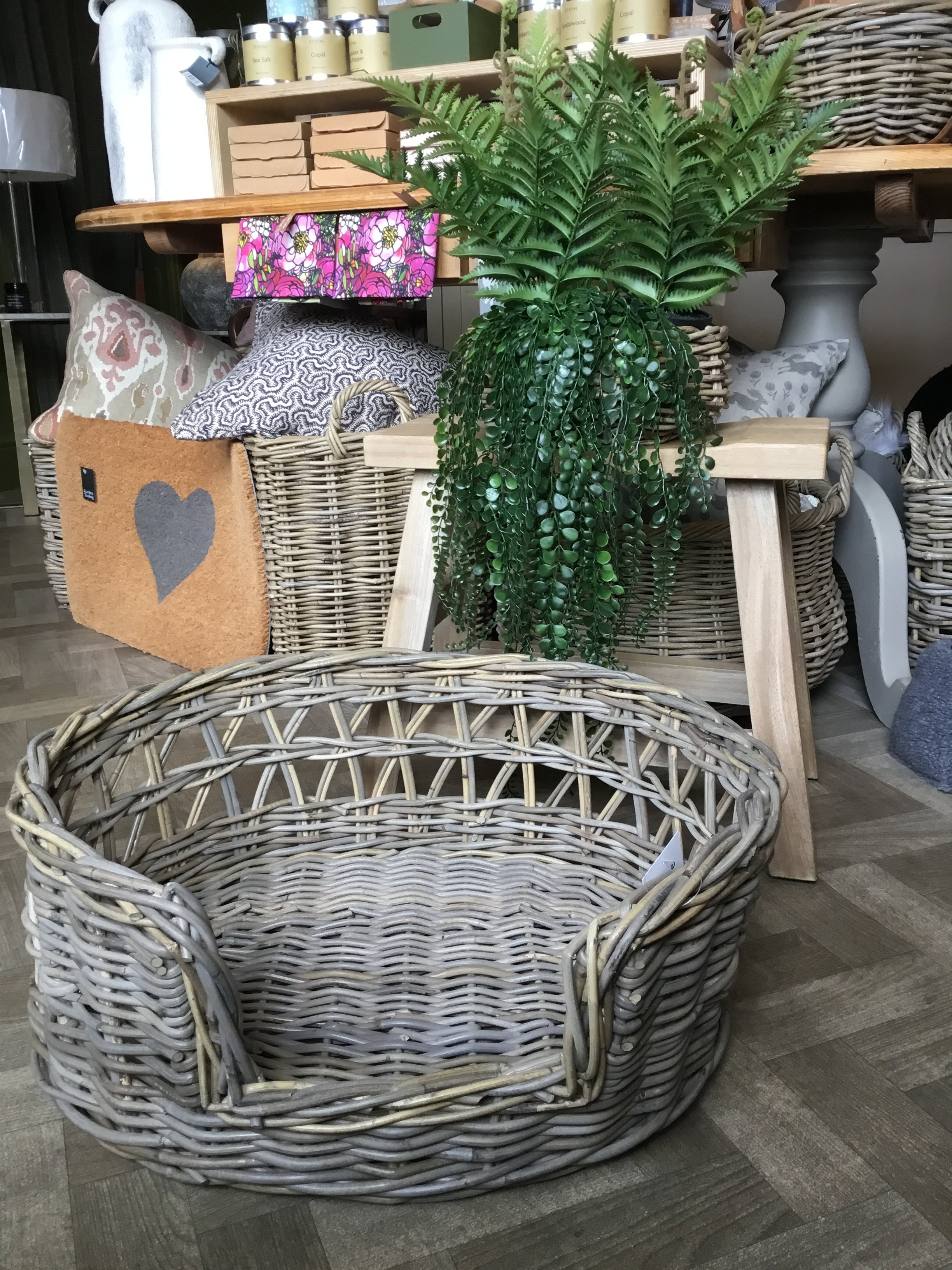 Open Weave Deep Rattan Oval Pet/Dog Basket - Medium