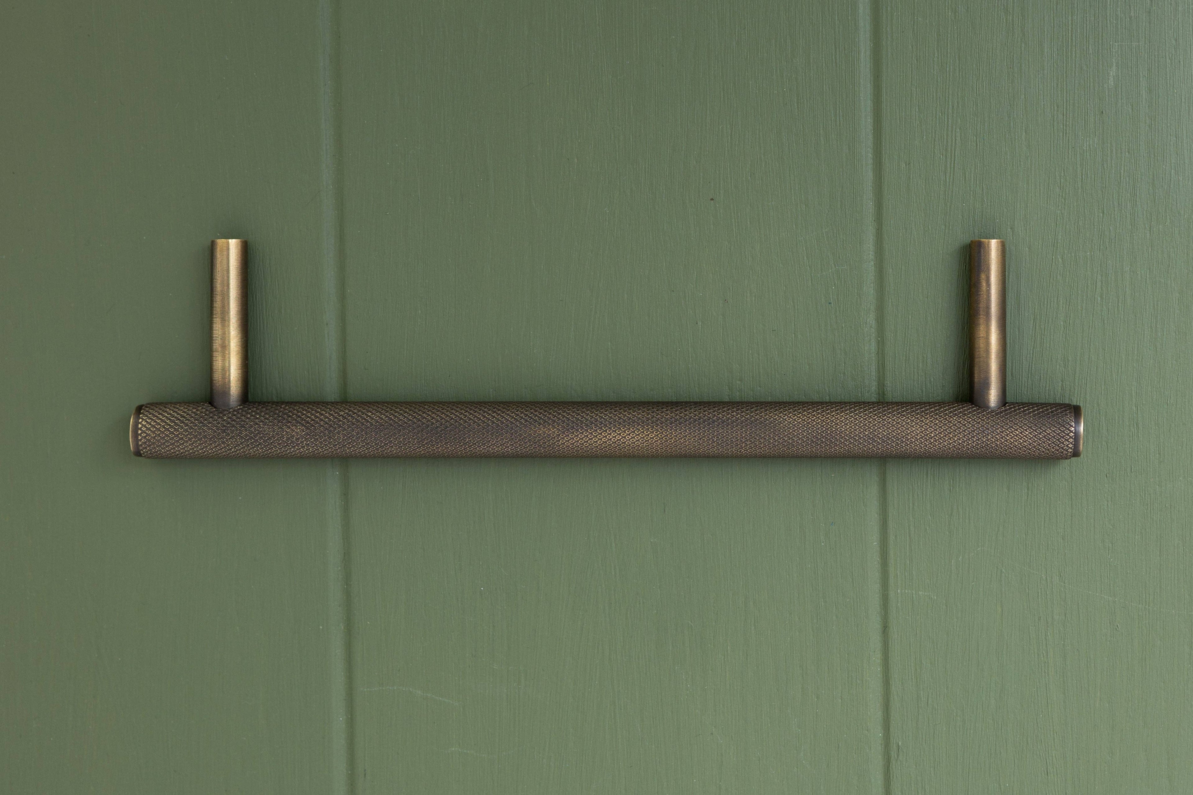 APIDAE Solid Brass Knurled Pull Handles & Knobs - Antique