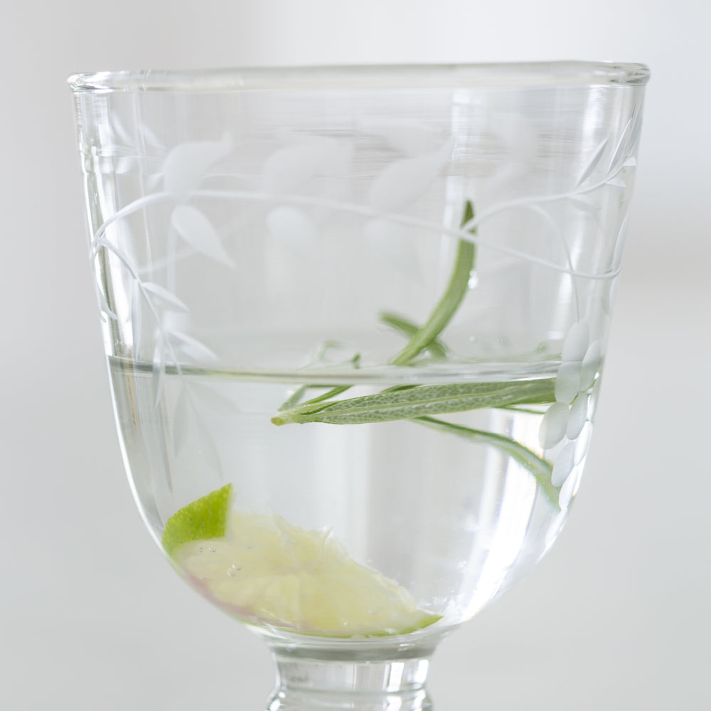 Ella - Etched Rambling Vine Wine Glass