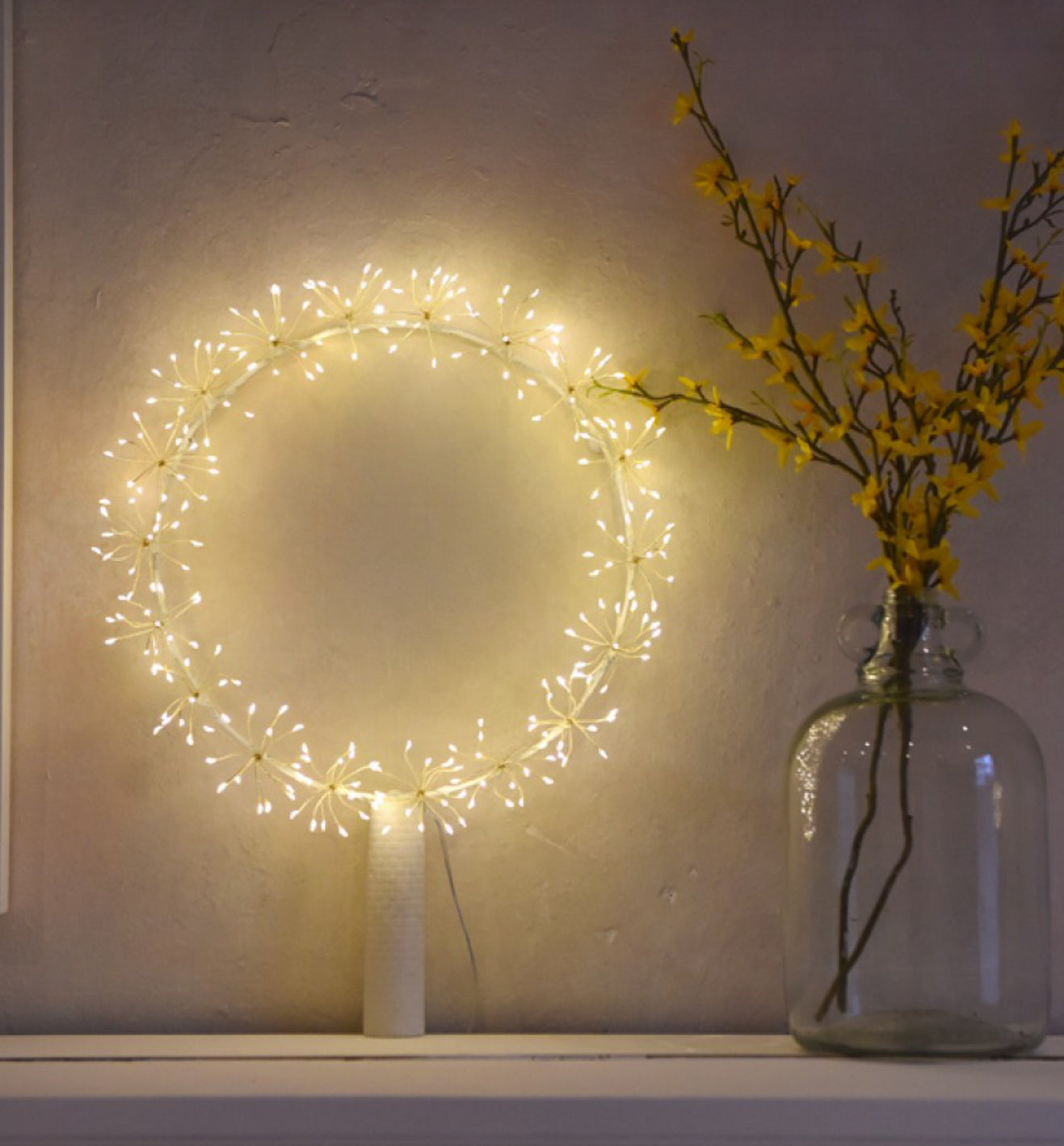 Starburst White Light Wreath - 35cm (Mains)