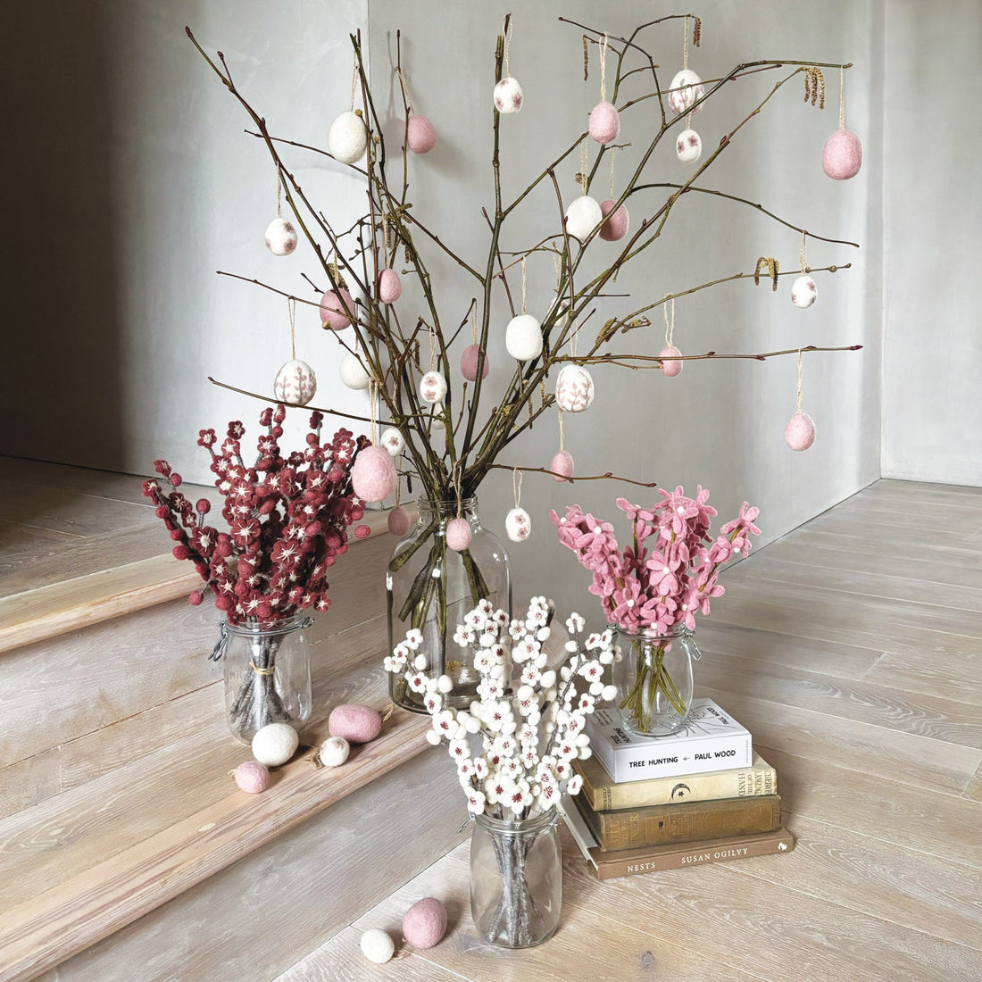 East Of India Felt Daisy Egg - Pink