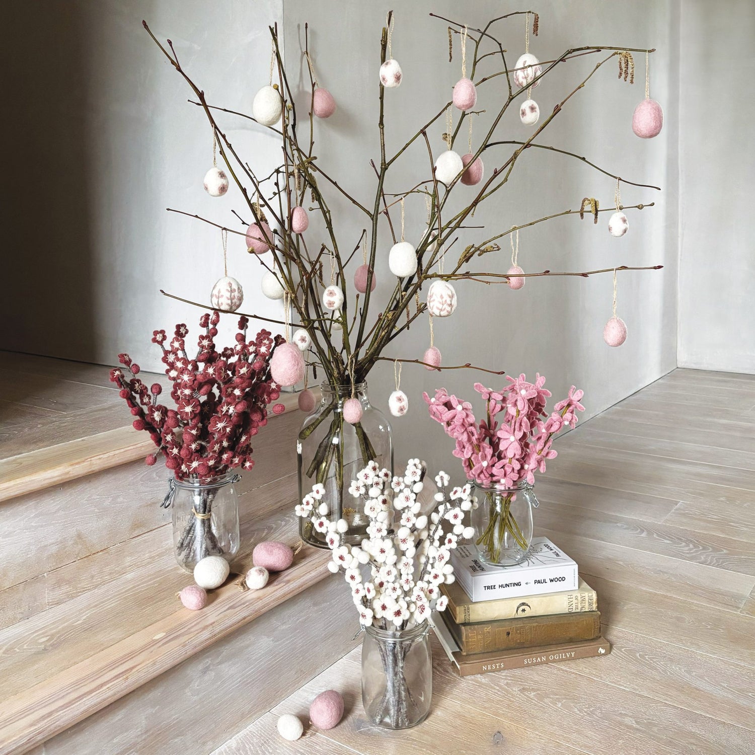 East Of India Felt Daisy Egg - Pink