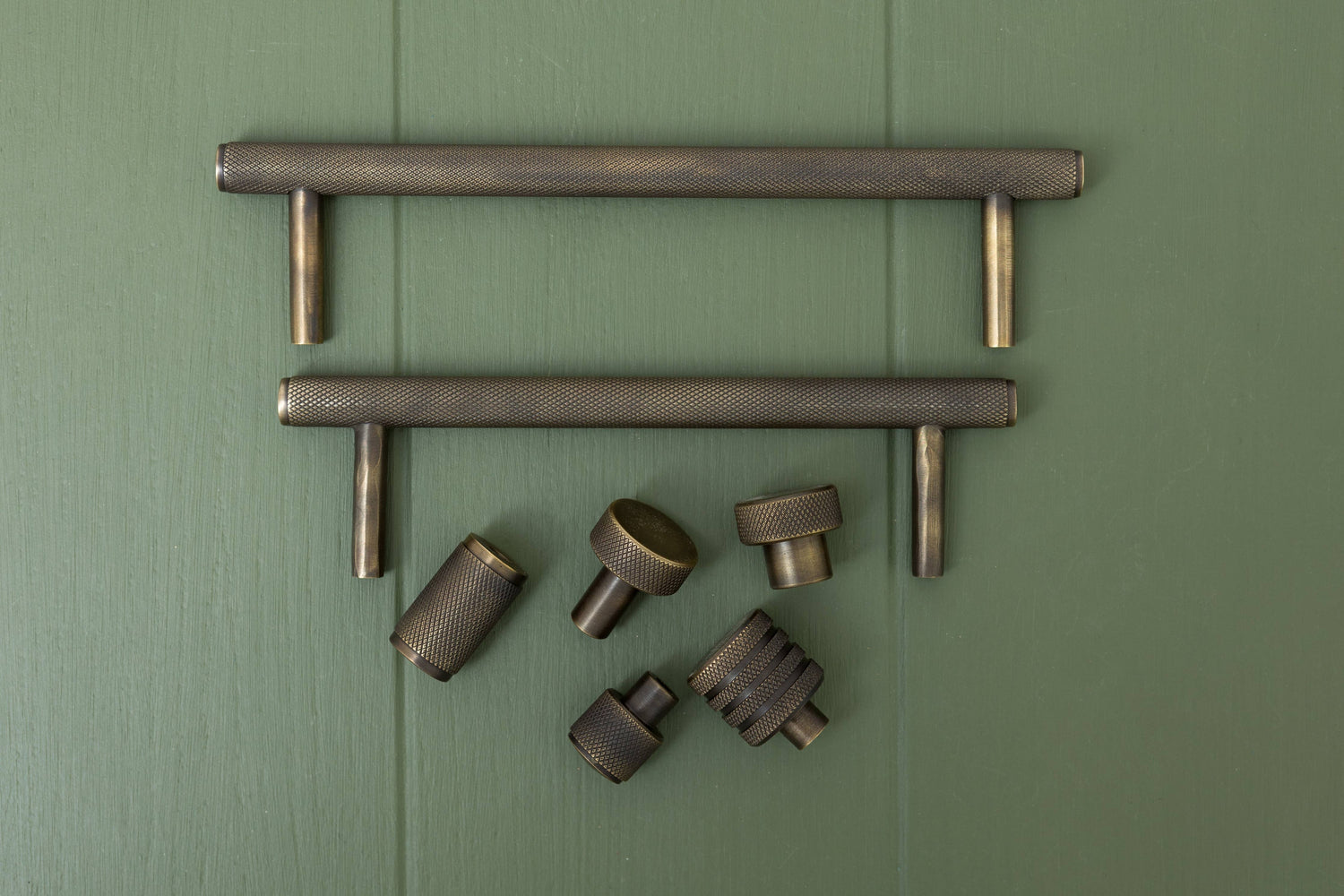 APIDAE Solid Brass Knurled Pull Handles &amp; Knobs - Antique