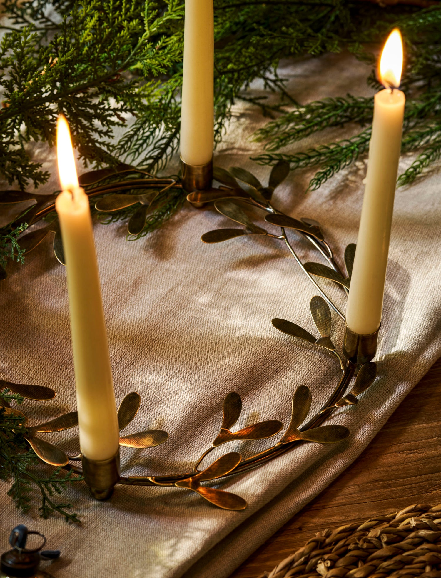 Cromwell Mistletoe Christmas Candle ring - Antique Brass