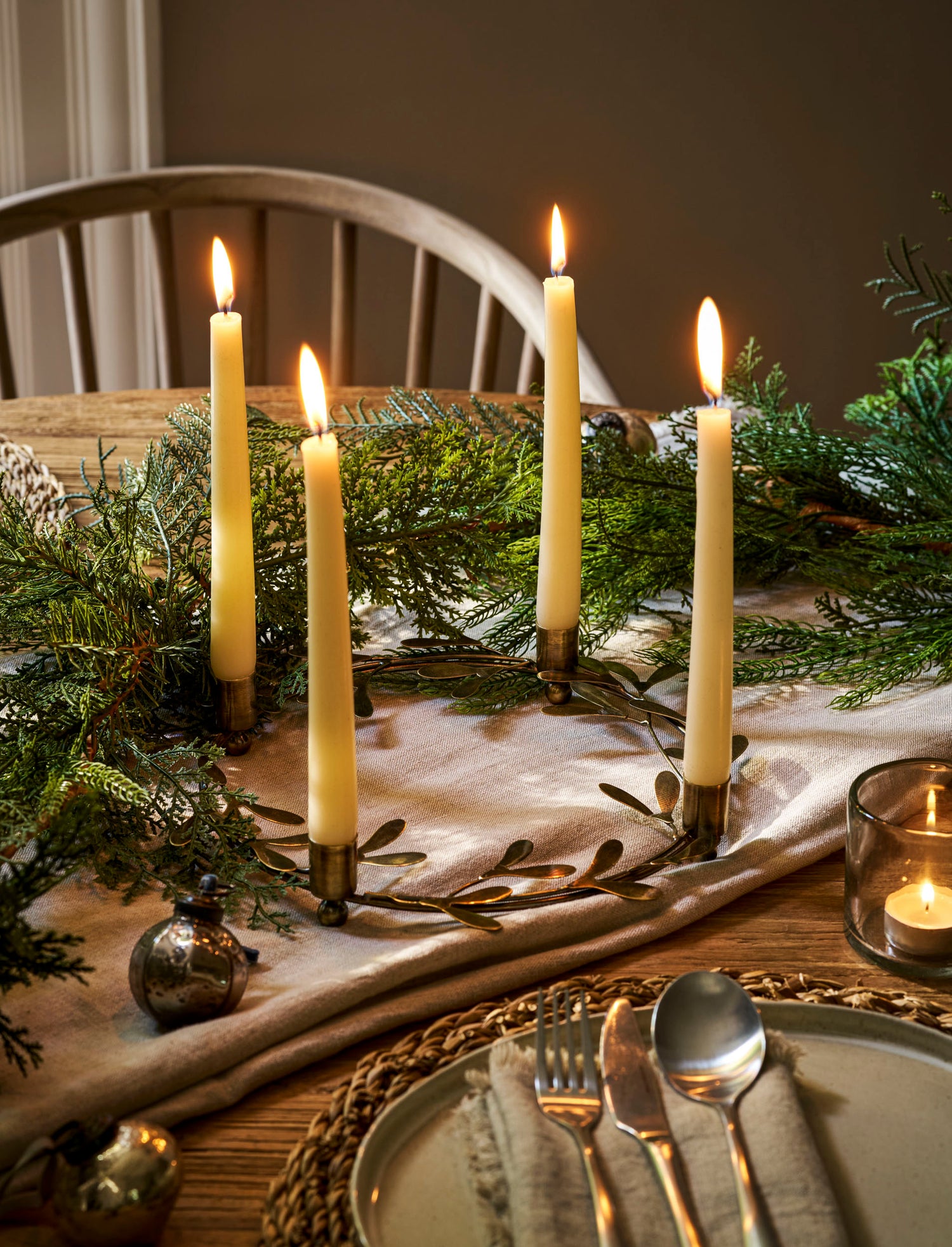 Cromwell Mistletoe Christmas Candle ring - Antique Brass