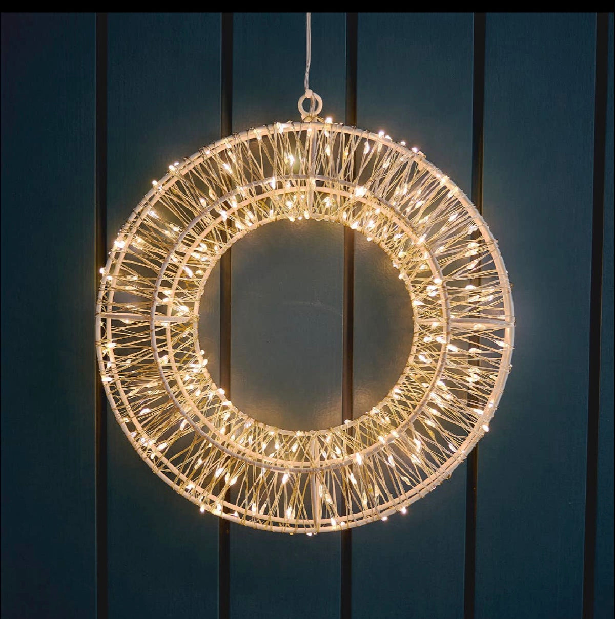 Galaxy Silver Wreath - 25cm (Dual Power)