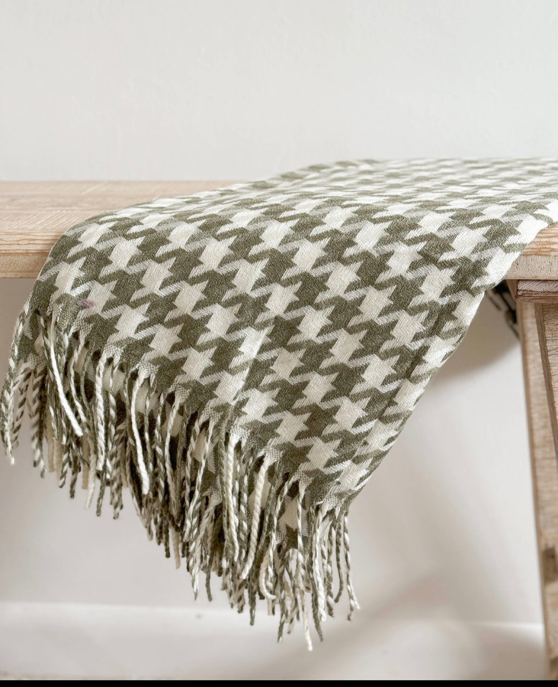 Olive And Cream Throw 170 x 120