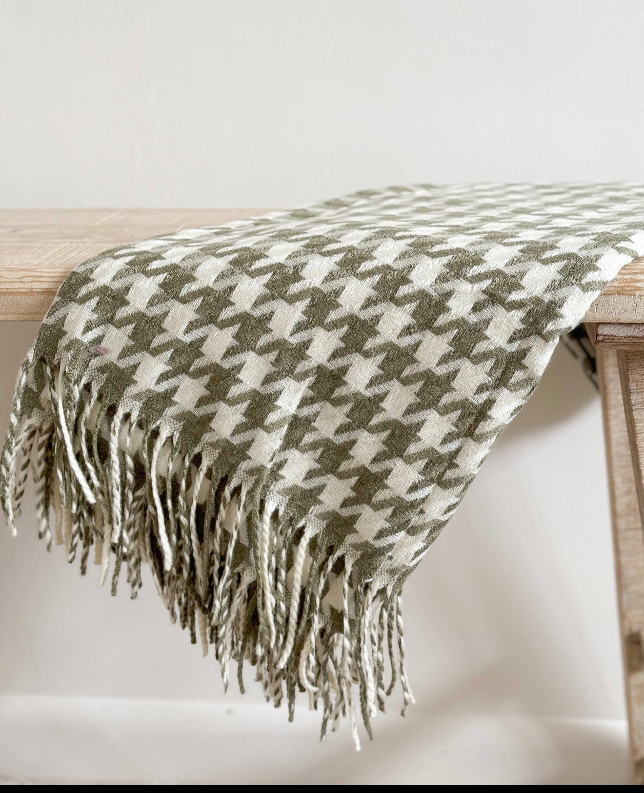 Olive And Cream Throw 170 x 120