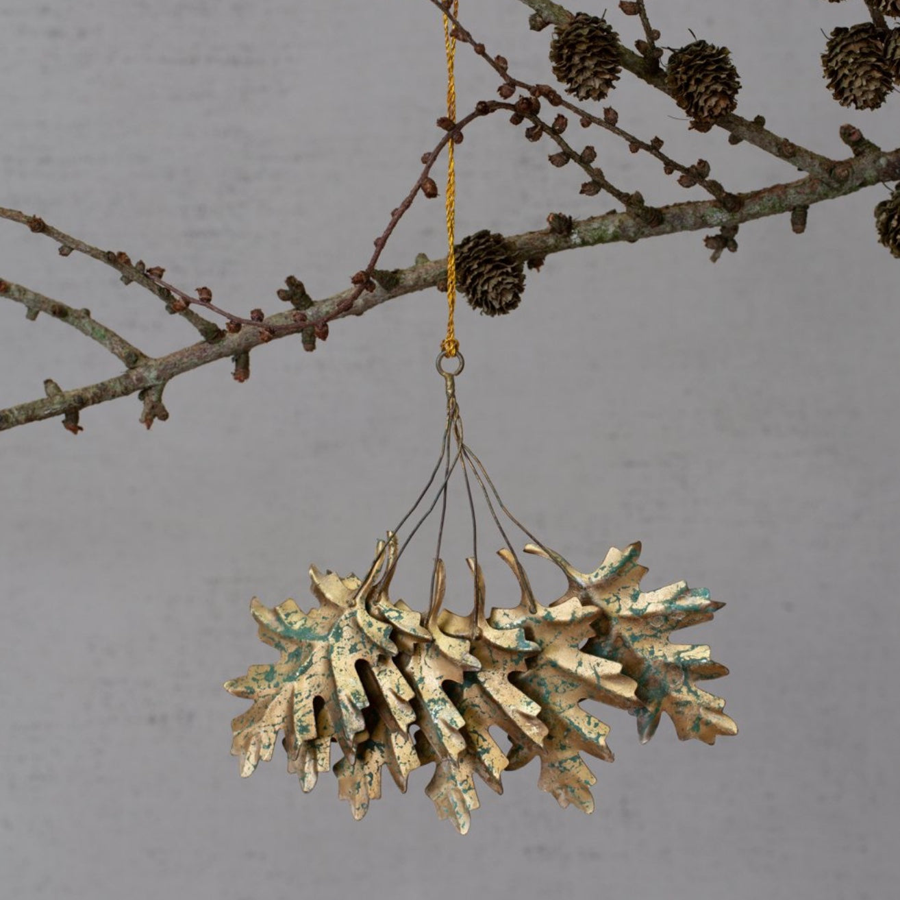 Bunch of Leaves Decoration Gold