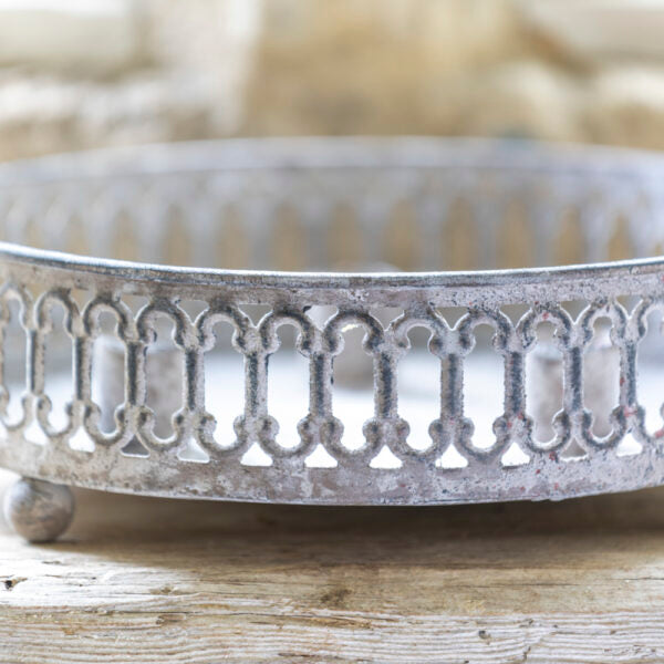 Ornate round holder - Round