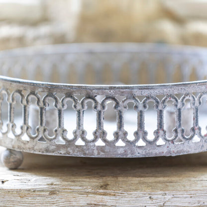 Ornate round holder - Round