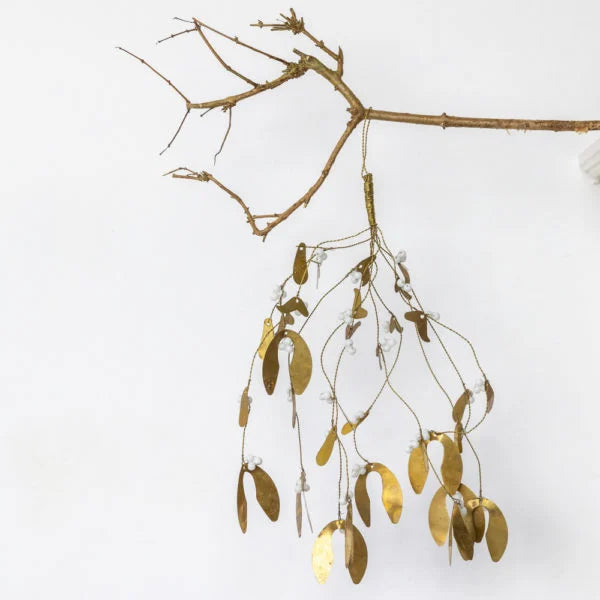 Mistletoe gold and white berry