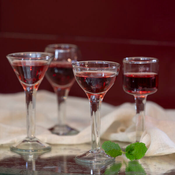 Liqueur Glasses Set of 4 – Etched Star Design, Gift Boxed