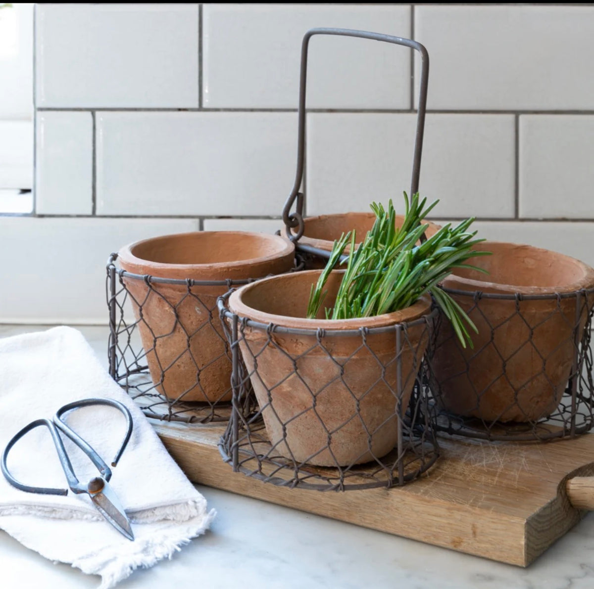 Antiqued Redstone Pot in baskets
