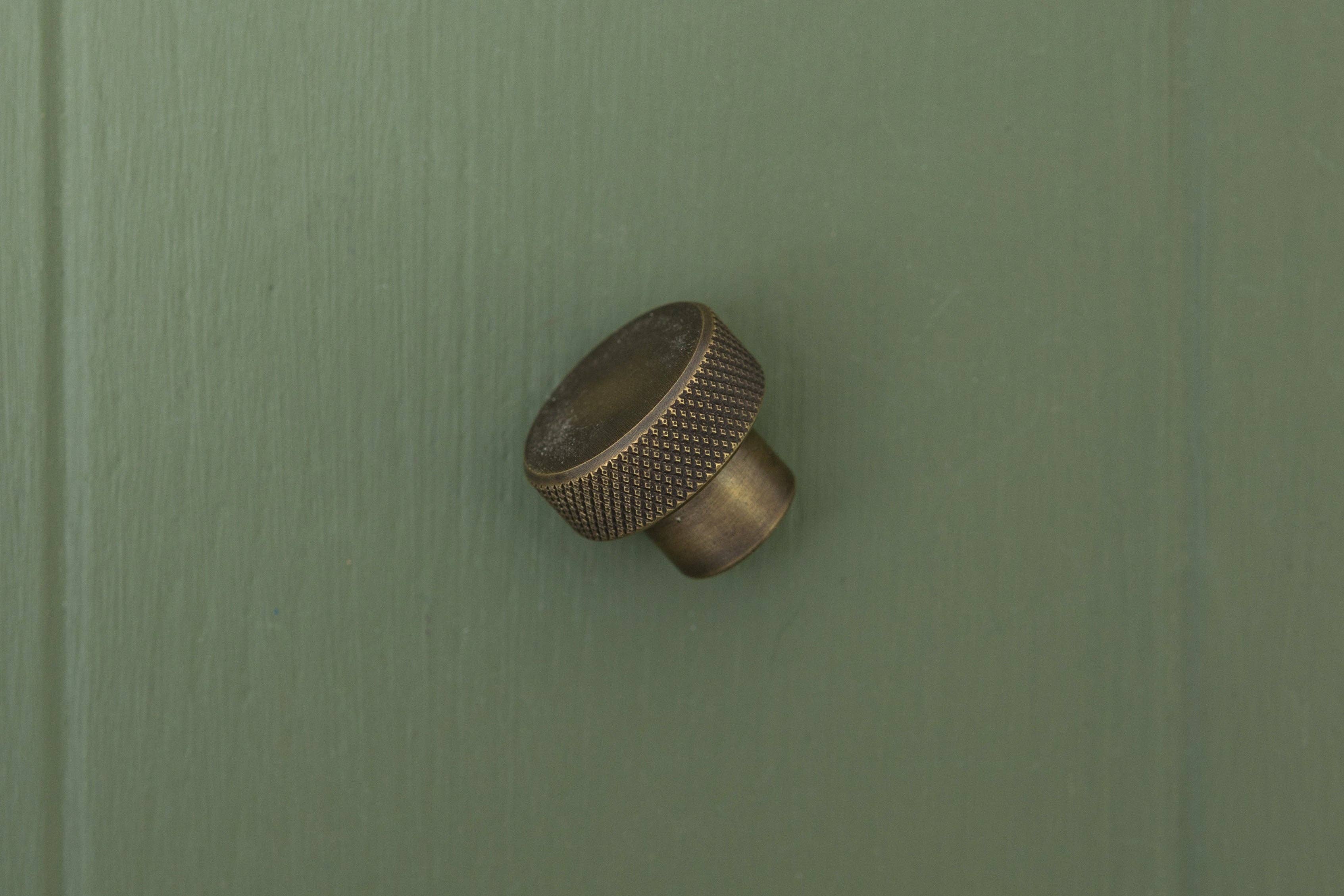 APIDAE Solid Brass Knurled Pull Handles &amp; Knobs - Antique